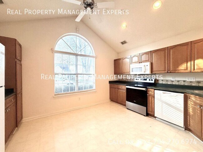 5908 Moose Ln in Charlotte, NC - Building Photo - Building Photo