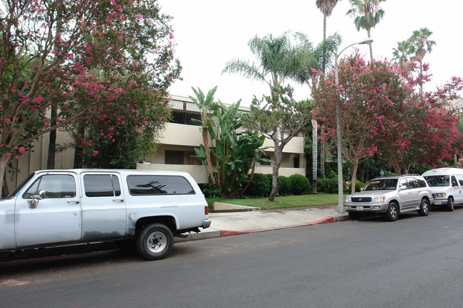 Stern Avenue Apartments