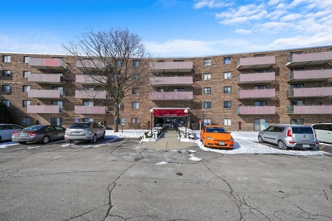 1460 Fairlane Dr in Schaumburg, IL - Building Photo - Building Photo