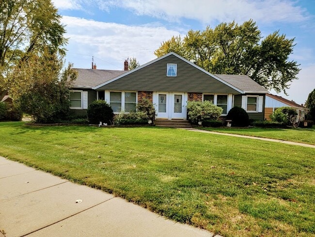 property at 1706 Ford Pkwy