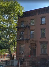 135 Adelphi St-Unit -: 2 in Brooklyn, NY - Foto de edificio - Building Photo