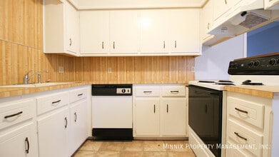 7908 Aberdeen Ave in Lubbock, TX - Building Photo - Building Photo