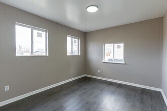 2208 SW 61st Terrace in Oklahoma City, OK - Building Photo - Building Photo