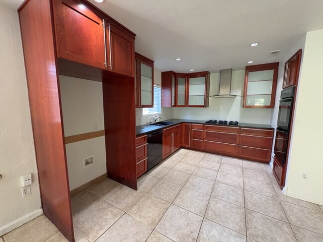 6090 Meadowbrook Ln in Riverside, CA - Building Photo - Building Photo