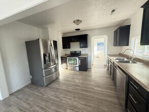 155 W 100 S in Tooele, UT - Building Photo - Building Photo
