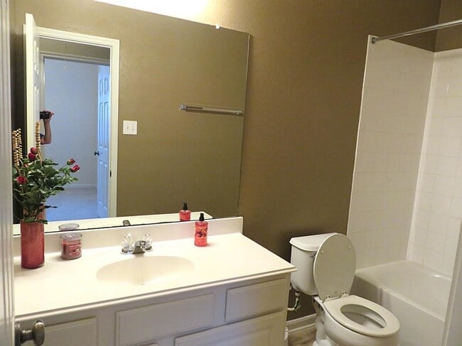 property at 2723 Calico Creek Ln