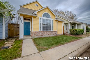 2423 Crown Hollow in San Antonio, TX - Building Photo