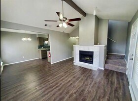 119 Peachtree Ct in Kennedale, TX - Building Photo