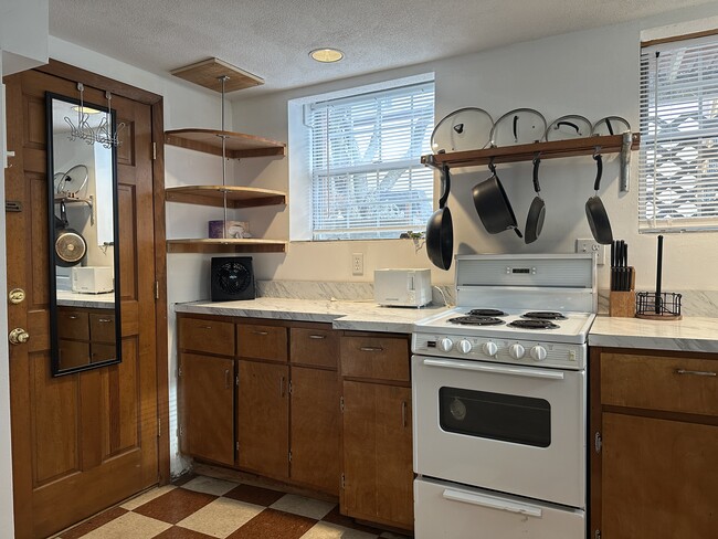 92 Sciarappa St, Unit B in Cambridge, MA - Foto de edificio - Building Photo