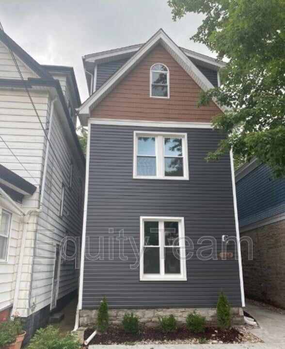 568 Delta Ave in Cincinnati, OH - Building Photo