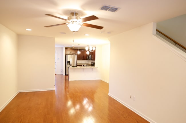 2570 River Trail Dr in Nashville, TN - Foto de edificio - Building Photo