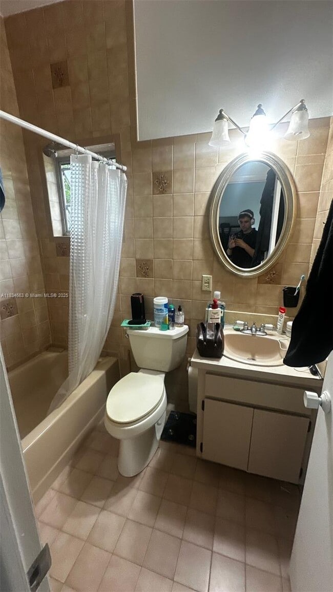 2944 SW 25th Ter in Miami, FL - Building Photo - Building Photo
