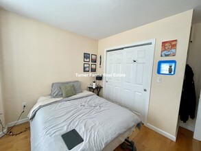 207 Hillside St, Unit 3 in Boston, MA - Building Photo - Building Photo