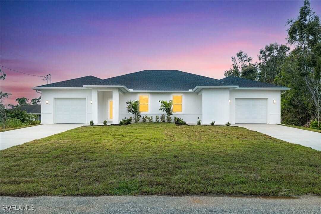 5125-5127 24th St SW in Lehigh Acres, FL - Building Photo