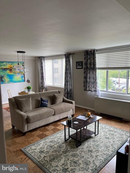 6621 Wakefield Dr in Alexandria, VA - Building Photo