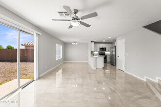 11215 W Heatherbrae Dr in Phoenix, AZ - Building Photo - Building Photo