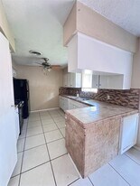 228 Meadowlawn St in Shoreacres, TX - Building Photo