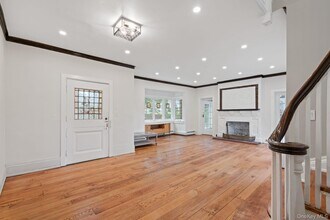 30 Bryce Ave in Glen Cove, NY - Building Photo - Building Photo