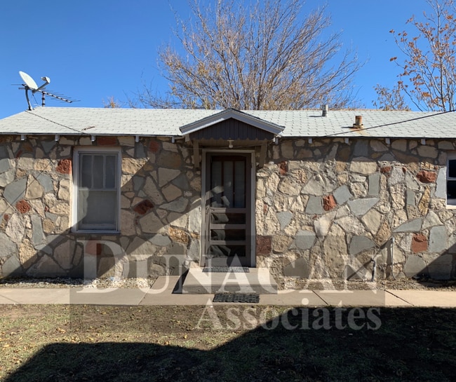 property at 616 W Blodgett St