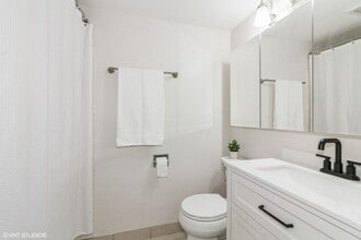 5S 66 Pebblewood Ln in Naperville, IL - Building Photo - Building Photo