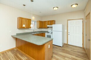 Riverwood in Pleasant Hill, IA - Building Photo