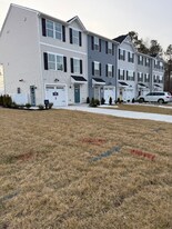 109 Packett Ct in Aylett, VA - Building Photo