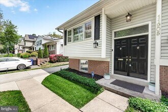 11905 Hunters Ln in Rockville, MD - Building Photo - Building Photo