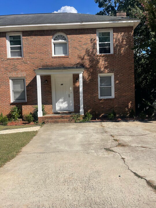 11 Crescent Ln in Columbia, SC - Foto de edificio