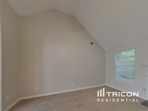 40 Adams Dr in Covington, GA - Building Photo - Building Photo