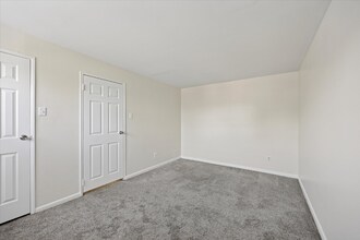 13659 Philmont Ave in Philadelphia, PA - Building Photo - Building Photo