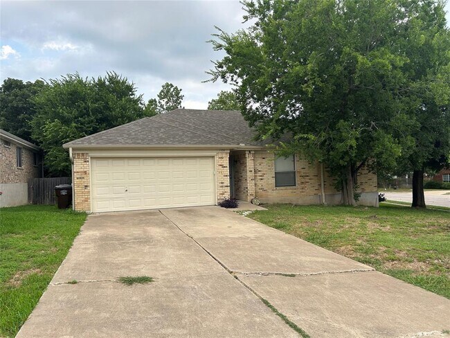 property at 1100 Willow Trail Ct