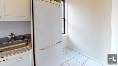 EAST 38 STREET, Unit 1A in New York, NY - Building Photo - Building Photo