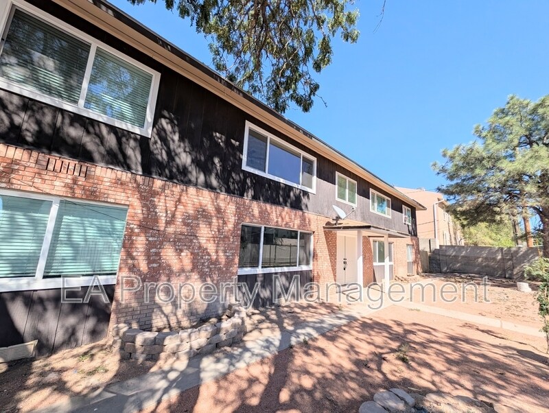 3712 Bryn Mawr Dr NE in Albuquerque, NM - Building Photo