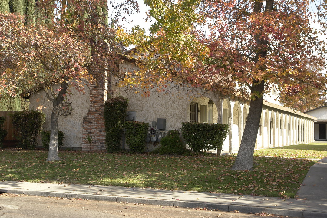 2570 Palm Ave in Atwater, CA - Building Photo