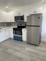 880 NW 8th Ave in Pompano Beach, FL - Building Photo