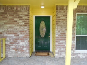 12447 W Village Dr in Houston, TX - Building Photo - Building Photo