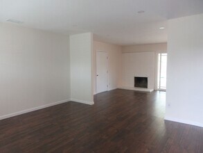 20101 Superior St in Los Angeles, CA - Building Photo - Building Photo