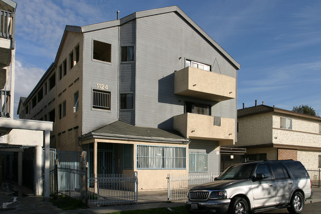 1124 Raymond in Long Beach, CA - Foto de edificio - Building Photo