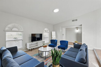 3454 Livingston Ln in Carrollton, TX - Foto de edificio - Building Photo