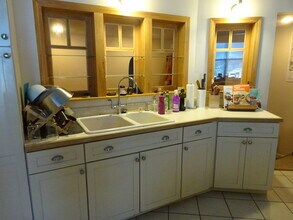 145 Anderson St, Unit 1 in Portland, ME - Foto de edificio - Building Photo