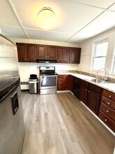 4 Burgeville Ct in Groton, CT - Building Photo - Building Photo