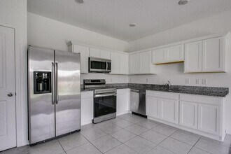 433 Madison Dr in Davenport, FL - Building Photo - Building Photo