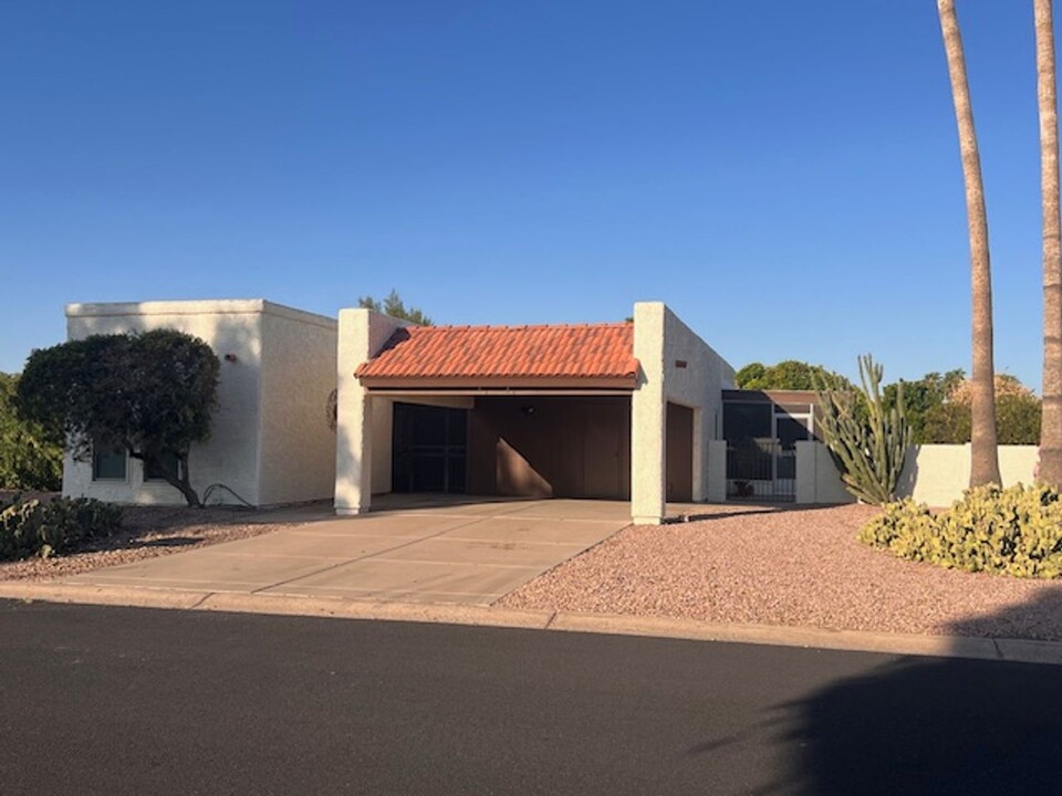 25246 S Glenburn Dr in Sun Lakes, AZ - Foto de edificio