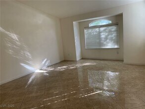 3869 Moongate Cir in Las Vegas, NV - Building Photo - Building Photo