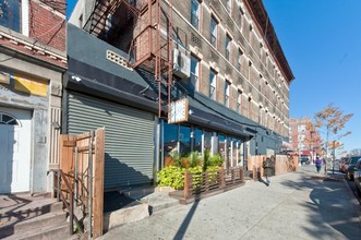 1660 Saint Johns Pl in Brooklyn, NY - Foto de edificio - Building Photo
