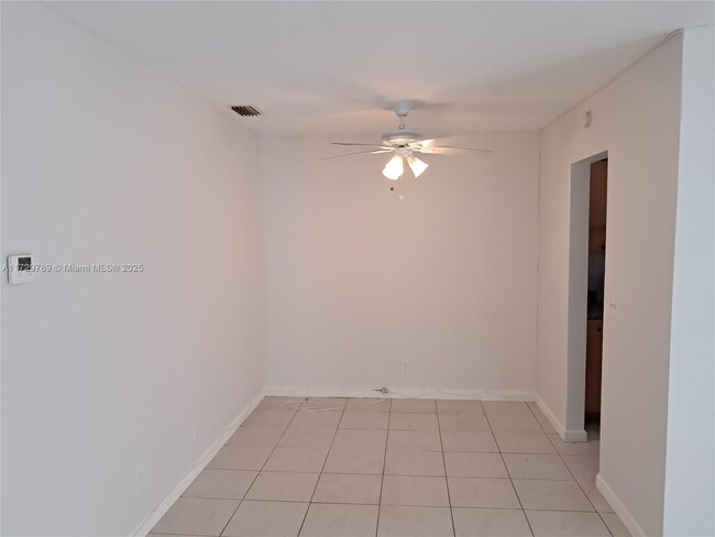 2127 Van Buren St in Hollywood, FL - Building Photo - Building Photo