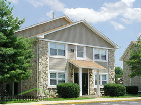 The Court at Sandstone Apartments