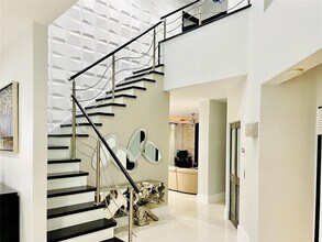 3898 Falcon Ridge Cir in Weston, FL - Building Photo - Building Photo