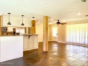 104 Woodrich Ln in Lafayette, LA - Building Photo - Building Photo