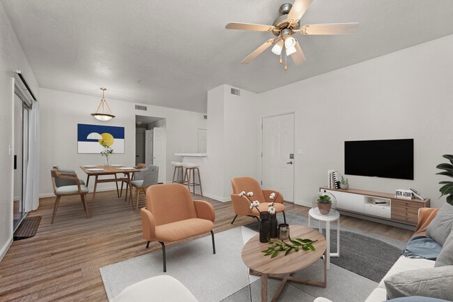 Villa Lucia Apartments - A Quiet Community in Fresno, CA - Foto de edificio - Building Photo